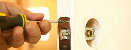 Affordable Locksmith Services Elk Grove Village, IL 847-603-3301 Affordable Locksmith Services Elk Grove Village, IL 847-603-3301 - 24-hour-lock-key-01